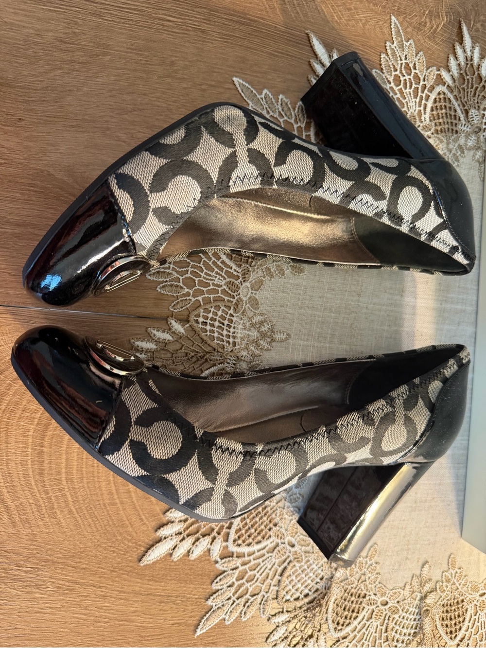 Coach Black and Gray Signature Cap-Toe Heels with Turnlock Accent NWOB 8B